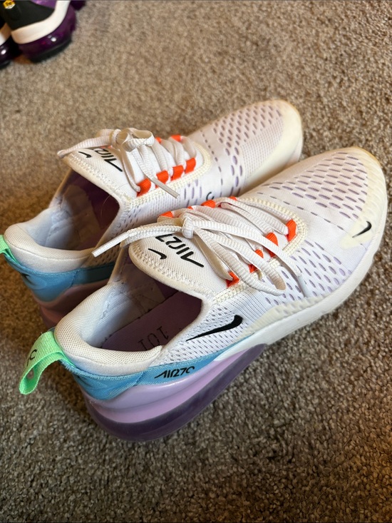 Nike Shoes - Nike air 270